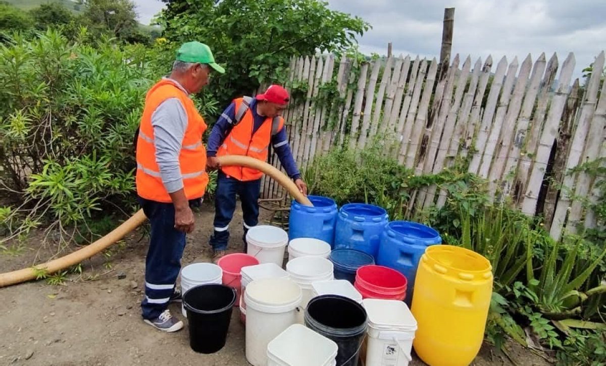 EPAPAR activa plan de contingencia en Rocafuerte tras daño en tubería de agua
