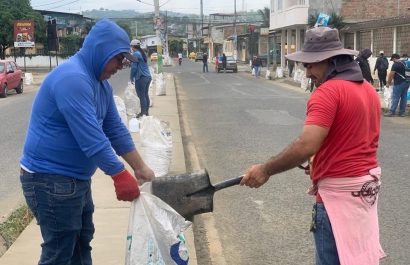 Con mingas comunitarias, Rocafuerte recupera espacios públicos tras la temporada invernal