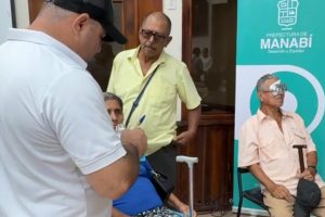 Campaña de atención visual gratuita busca llegar a dos mil personas en Manabí
