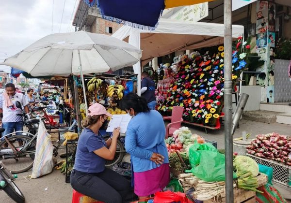 El proyecto busca reorganizar a comerciantes informales en Montecristi