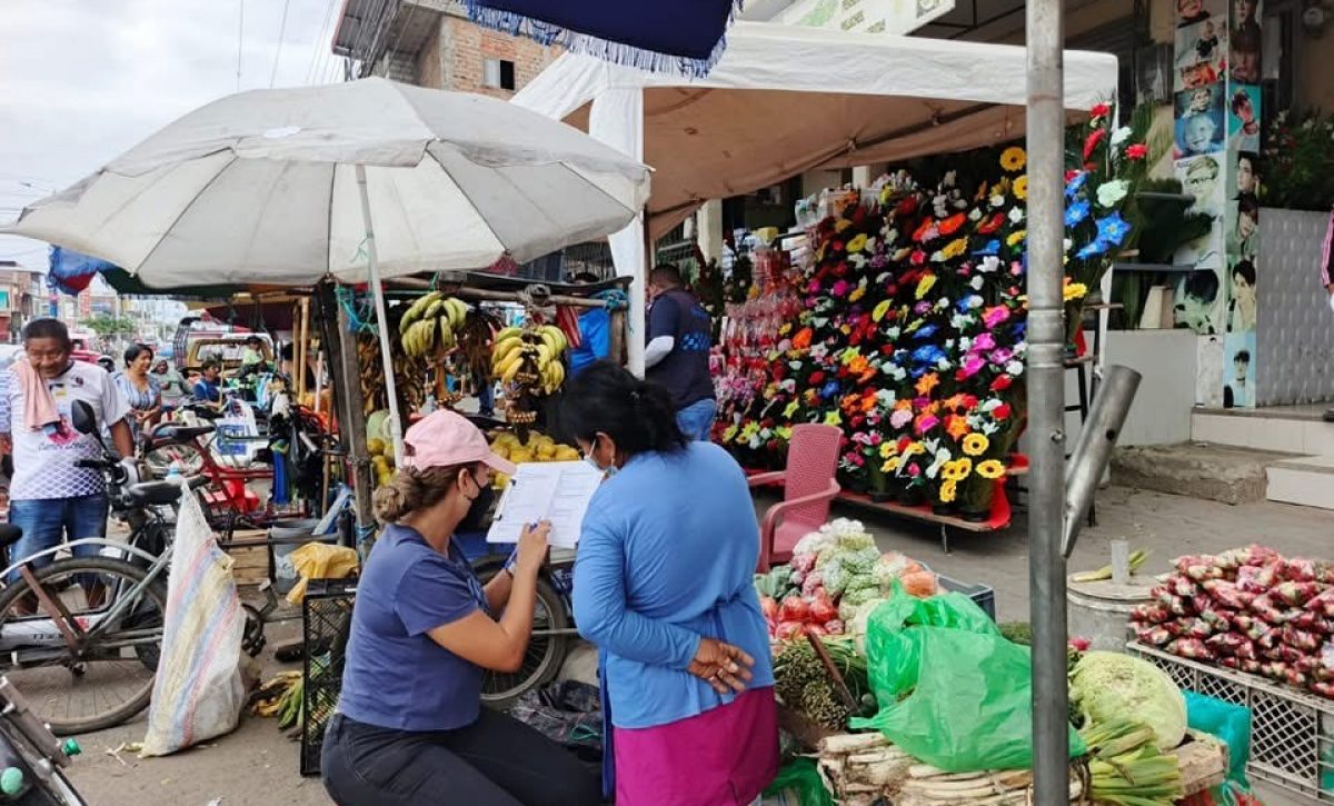El proyecto busca reorganizar a comerciantes informales en Montecristi
