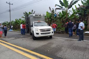 ¡Iban a su trabajo! Dos hombres mueren tras triple choque en El Carmen, Manabí