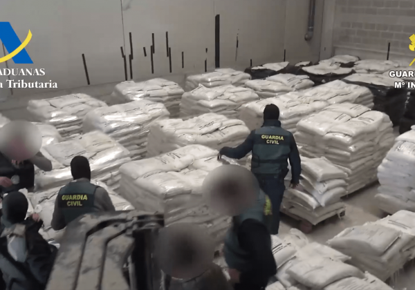 Incautan droga de Ecuador introducida en un puerto de Valencia, España y llevada a Zaragoza; estaba camuflada en material filtrante
