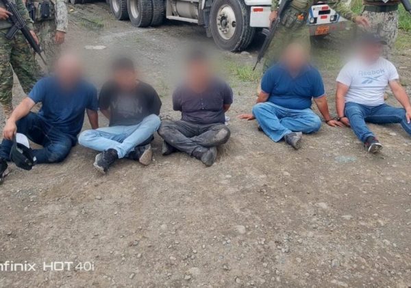 Incautan más de 36 mil galones de combustible en operativo policial en la vía a San Mateo, Esmeraldas