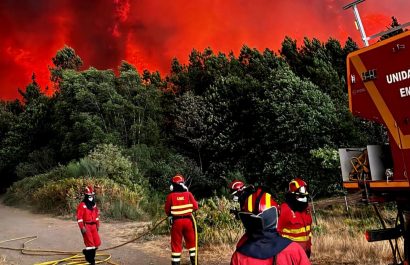 Incendios forestales en España obligan a evacuar 10 localidades en León; Pedro Sánchez, presidente del Gobierno, anuncia despliegue militar. (Ministerio de Defensa)