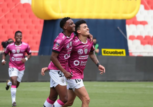 Independiente del Valle derrota por 3-0 a Universidad Católica y se consolidad como líder