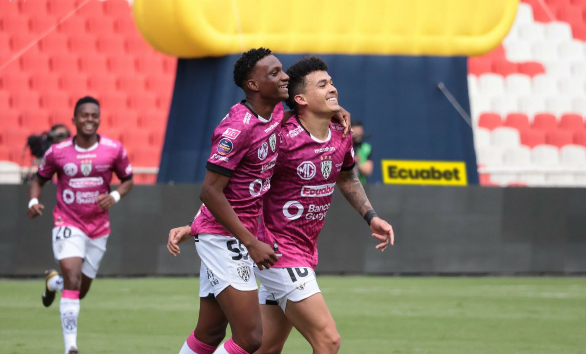 Independiente del Valle derrota por 3-0 a Universidad Católica y se consolidad como líder
