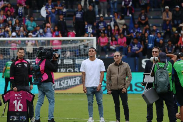 Independiente del Valle se despide de Kendry Páez durante su partido ante Mushuc Runa