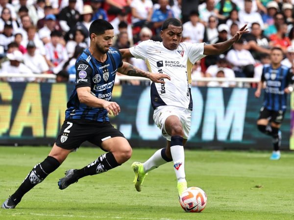 Independiente del Valle venció 1-0 a Liga de Quito en el estadio Rodrigo Paz Delgado, consolidándose como líder absoluto del campeonato ecuatoriano de fútbol 2025.