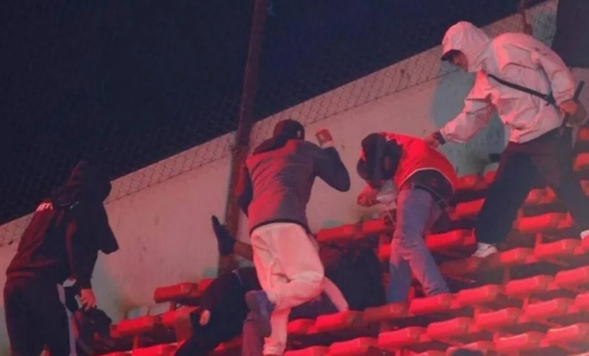 CONMEBOL castiga a Independiente tras incidentes ante Universidad de Chile