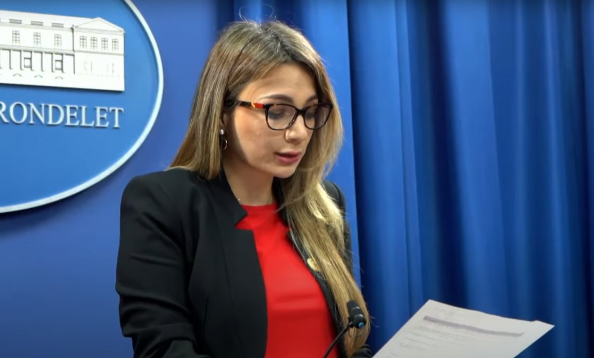 Informe respalda expulsión de reportero, afirma vocera Jaramillo tras deportación en Quito