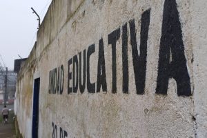 Ingresaron por la ventana roban en colegio de Santo Domingo y se llevan laptops