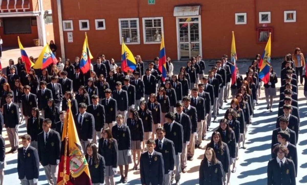 Inicia proceso de matrícula en unidades educativas municipales de Quito