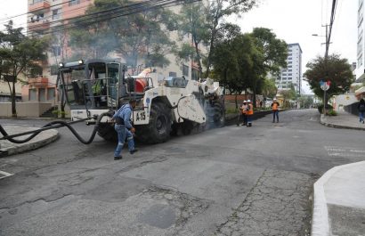 Inician trabajos de pavimentación en nueve tramos viales de la parroquia Puengasí