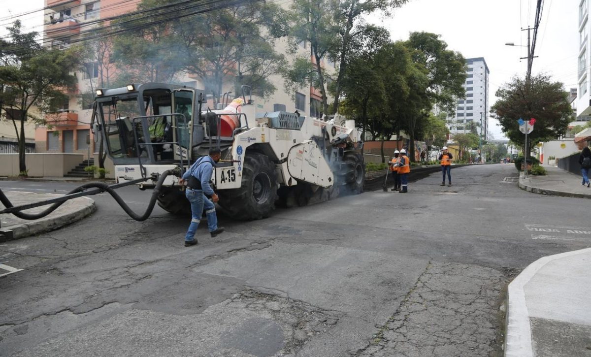 Inician trabajos de pavimentación en nueve tramos viales de la parroquia Puengasí