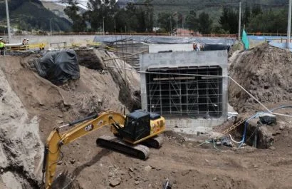 Intercambiador Mariana de Jesús registra 40% de avance y continúa construcción de 14 muros