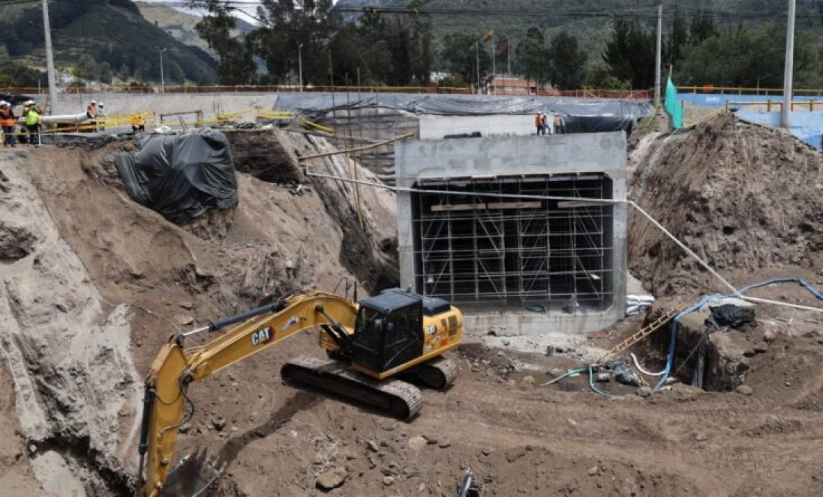 Intercambiador Mariana de Jesús registra 40% de avance y continúa construcción de 14 muros
