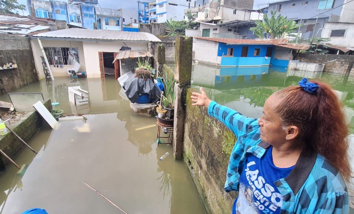 Inundaciones afectan a seis viviendas en la cooperativa Liberación Popular de Santo Domingo