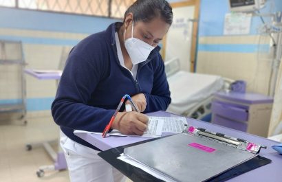 Inversión de 50 mil dólares en medicamentos beneficia a 45 pacientes del Hospital de Riobamba
