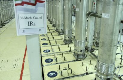 Irán y EE. UU. mantienen diálogo nuclear sin avances concretos.