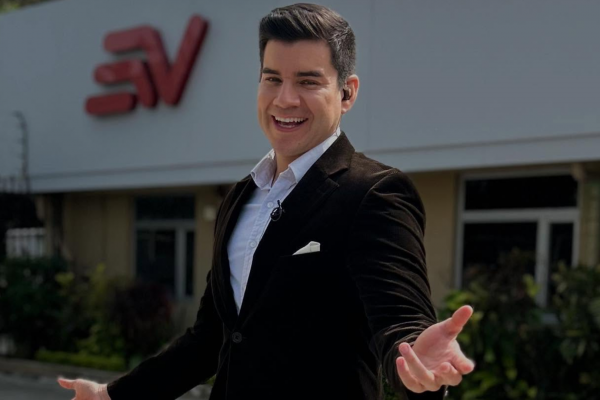 ¿Isaac Delgado será el nuevo presentador de 'En Contacto'