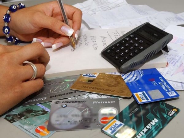 Puedes saldar tus deudas de tarjetas de crédito con métodos prácticos