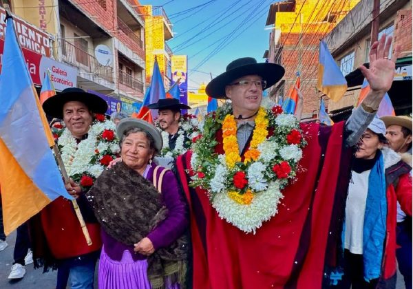 Jaime Dunn excluido de elecciones en Bolivia por falta de solvencia fiscal.
