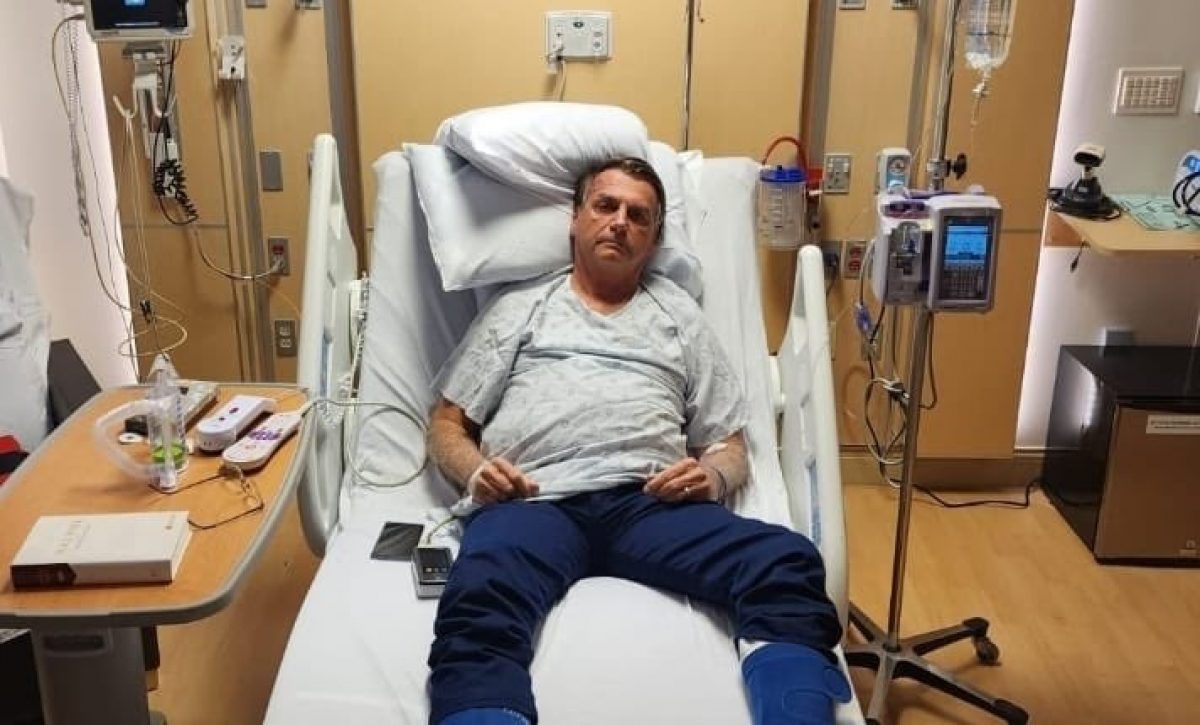 Jair Bolsonaro es hospitalizado tras sufrir dolores en la zona en la que fue apuñalado en 2018