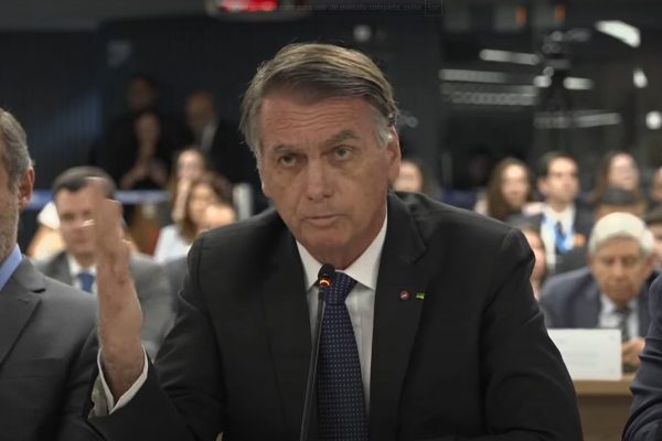 Jair Bolsonaro fue diagnosticado con “intensa esofagitis” tras una crisis de hipo y vómitos