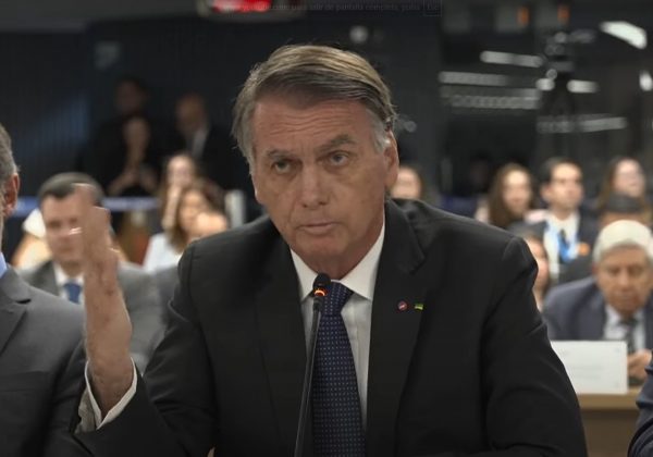 Jair Bolsonaro fue diagnosticado con “intensa esofagitis” tras una crisis de hipo y vómitos