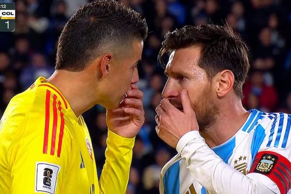 Tenso cruce entre Messi y James Rodríguez en el empate de Colombia frente a Argentina.