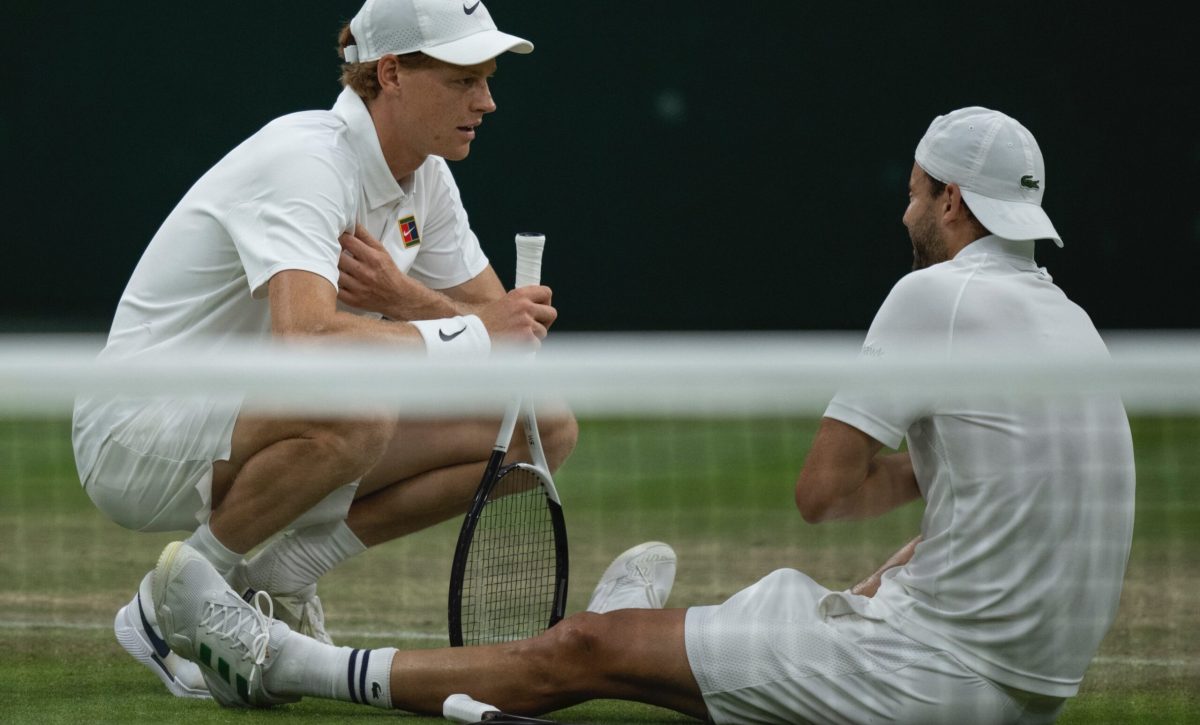 Jannik Sinner sigue adelante en Wimbledon por el infortunio de Grigor Dimitrov