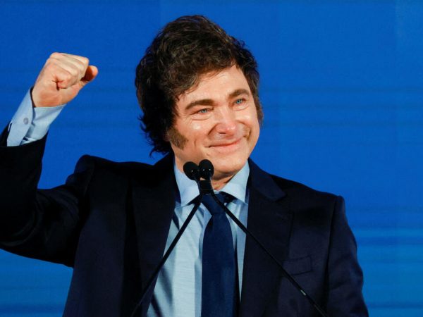Javier Milei aprueba incrementos del 2,82% en luz y 6,20% en gas