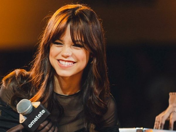 Jenna Ortega finalmente revela la verdad detrás de su salida de "Scream 7", desmintiendo especulaciones y confirmando rumores.