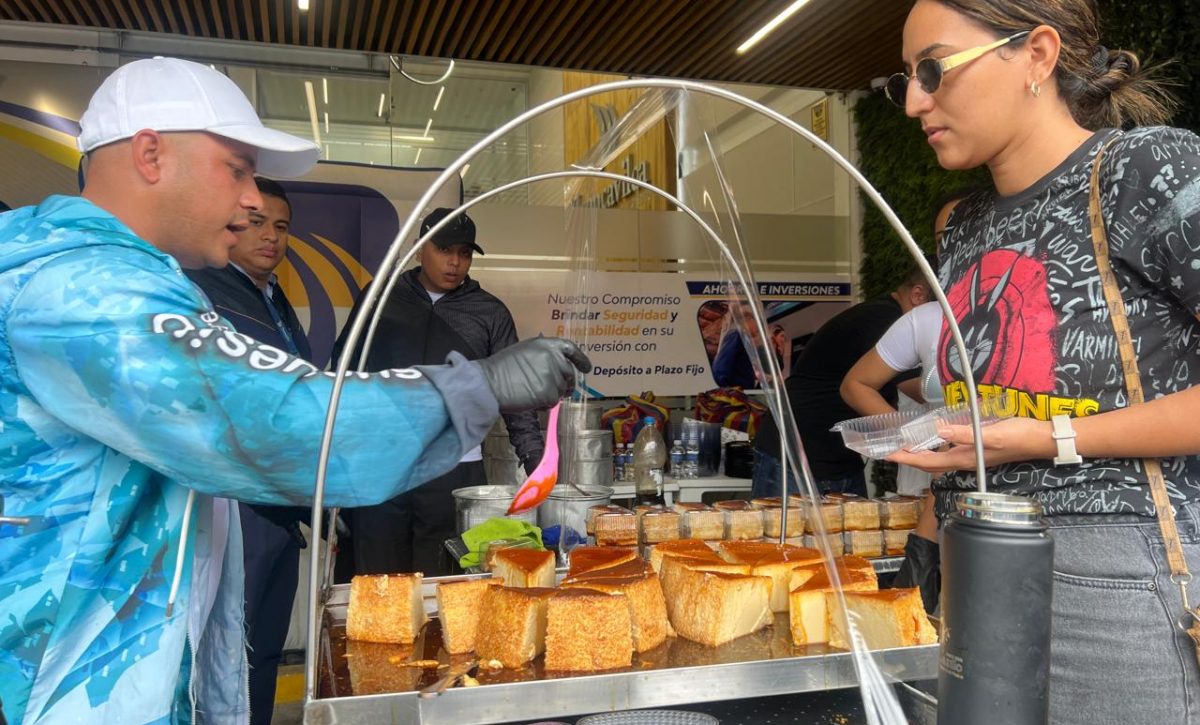 "Jesús Quesilllo" ha recorrido varios países, vendiendo su postre.