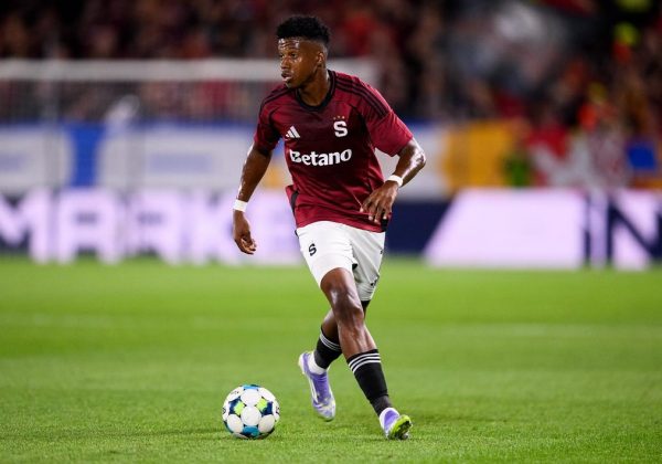 John Mercado anota en la goleada del Sparta Praga ante Baník Ostrava