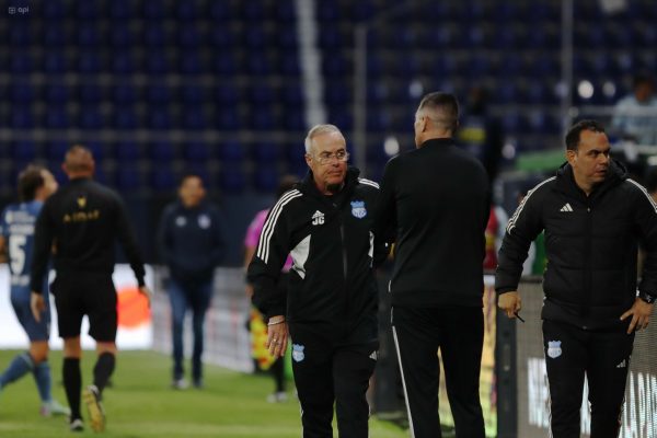Jorge Célico, DT de Emelec, lamenta empate ante Católica y cuestiona actitud del equipo