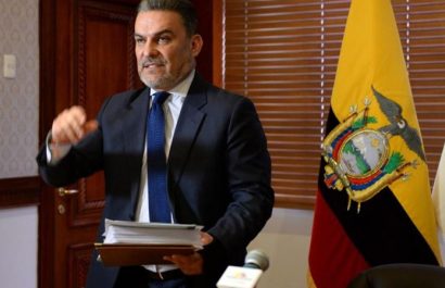 José Serrano, exministro del Interior de Ecuador, enfrenta cargos por la presunta autoría intelectual del asesinato del candidato presidencial