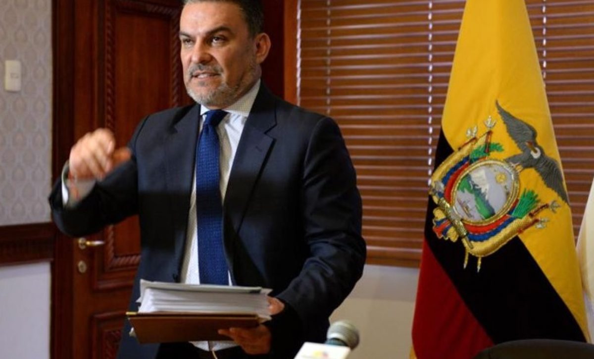 José Serrano, exministro del Interior de Ecuador, enfrenta cargos por la presunta autoría intelectual del asesinato del candidato presidencial