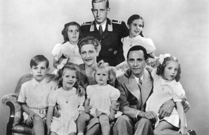 El 1 de mayo de 1945, Joseph y Magda Goebbels decidieron matar a sus seis hijos para que no vivieran en un mundo sin el Tercer Reich. Posteriormente, Joseph disparó a su esposa y luego se suicidó.
