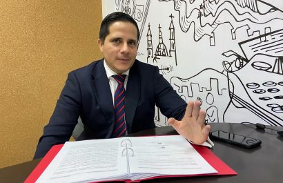 Juan Carlos Izurieta destaca la necesidad de las nuevas leyes, pero advierte que ninguna garantiza por sí sola la protección de derechos.