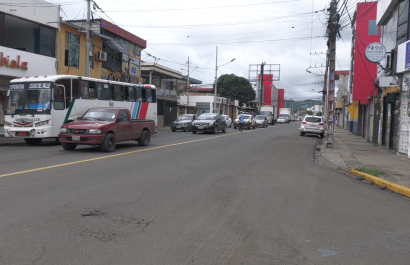 Jueves 15 de mayo con tráfico vehicular denso en los mismos puntos críticos