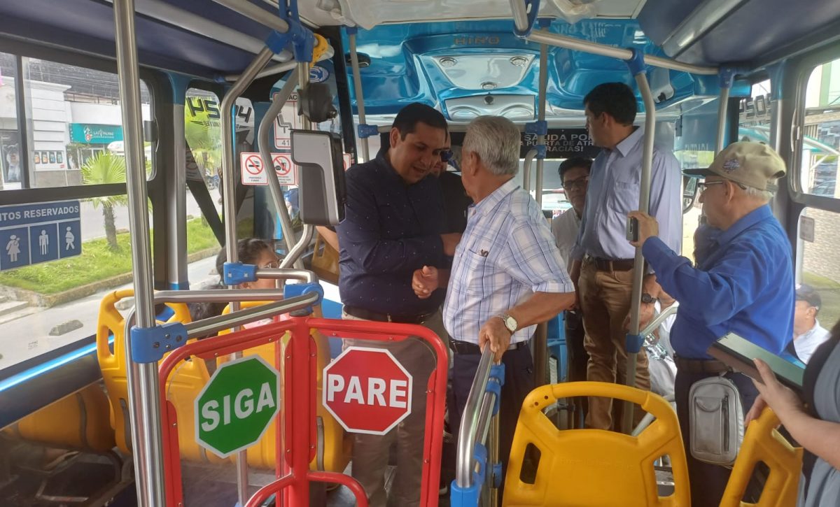 Jueza ordena retiro de torniquetes en buses urbanos de Santo Domingo