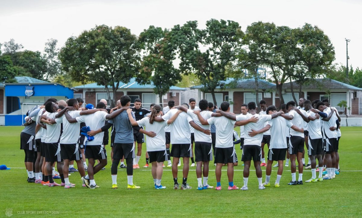 Jugadores de Emelec exigen pago de salarios pendientes ante posible boicot a concentración