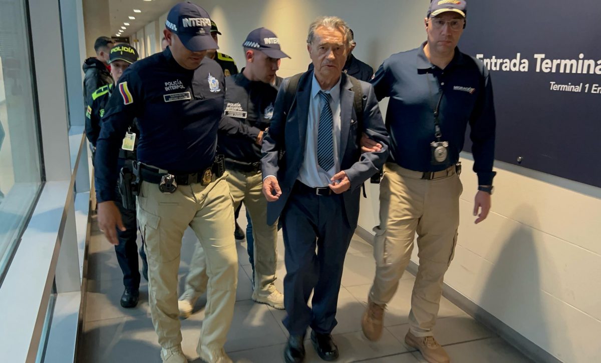 Justicia colombiana ordena la liberación del exnarcotraficante Carlos Lehder, exjefe del cartel de Medellín.
