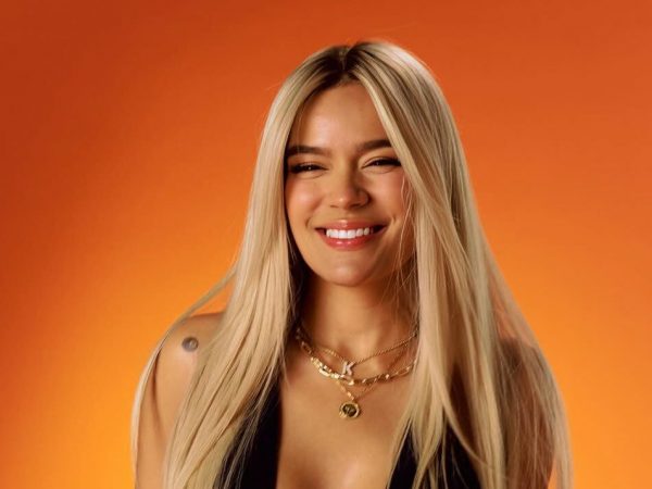 Karol G alza la voz y apoya a migrantes latinos afectados por redadas en Estados Unidos