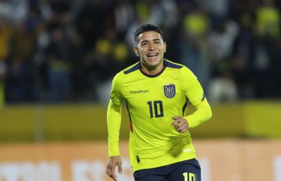 Kendry Páez, jugando con la selección sub 17 de Ecuador