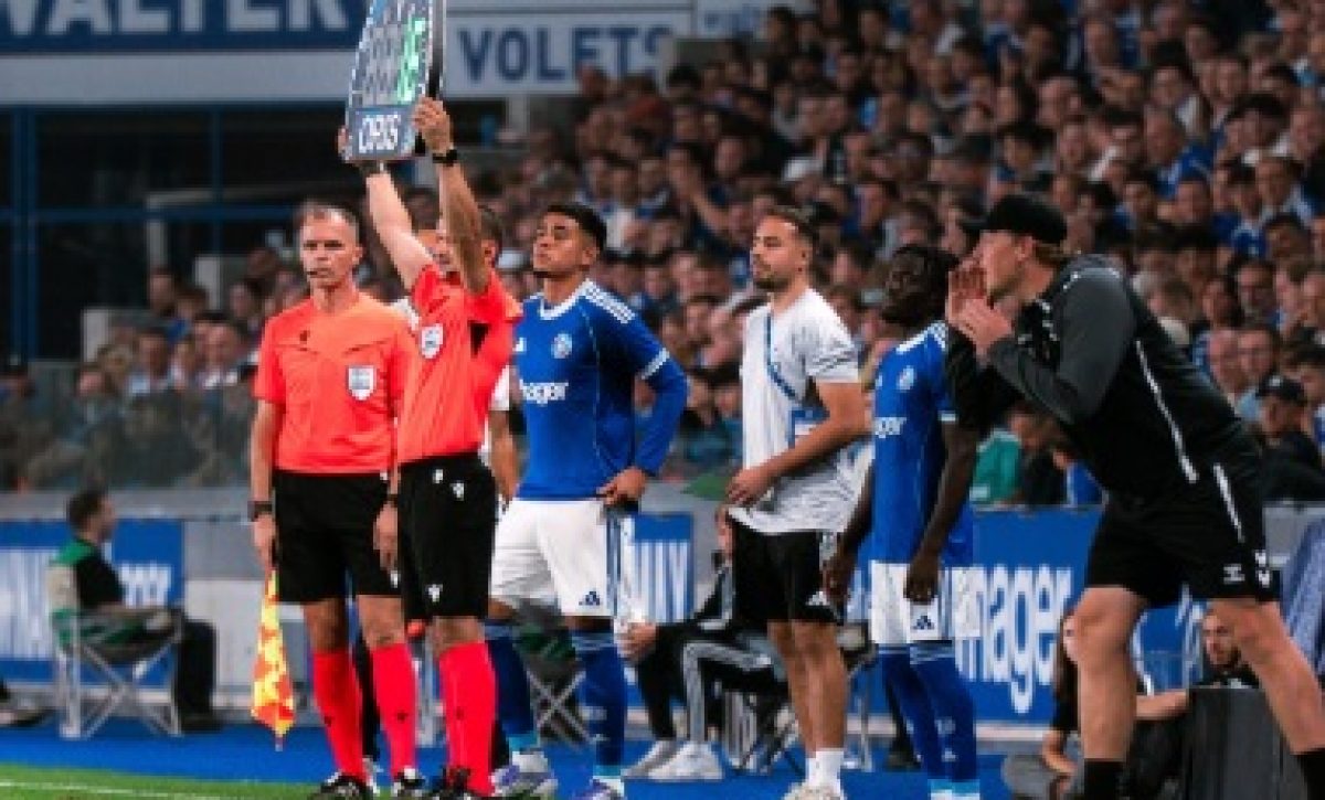 Kendry Páez debutó en la Conference League frente al Brøndby de Dinamarca. FOTO: Racing de Estrasburgo