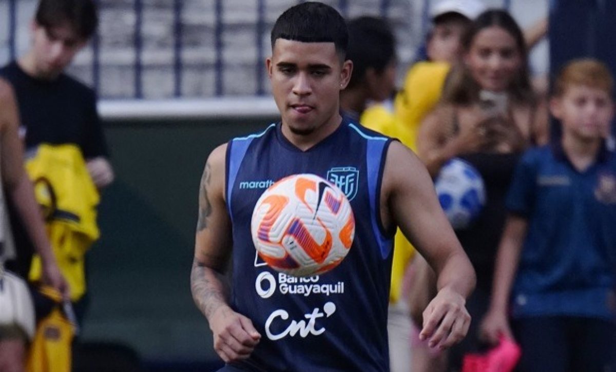 El mediocampista ecuatoriano Kendry Páez, de 18 años, será cedido por el Chelsea FC al Racing de Estrasburgo, en Francia. FOTO: Api