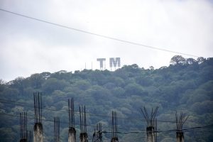 Las letras se ven desde diferentes sectores de Portoviejo.